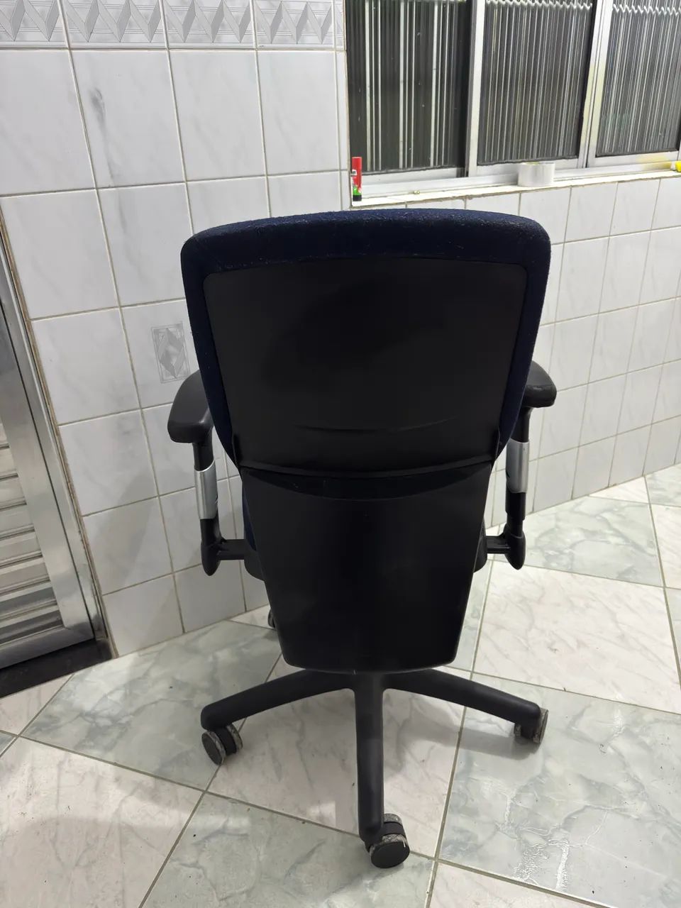 Cadeira escritório  - Foto 4