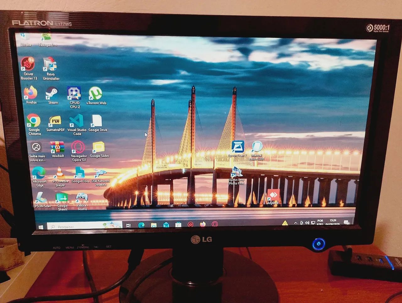 Monitor 17