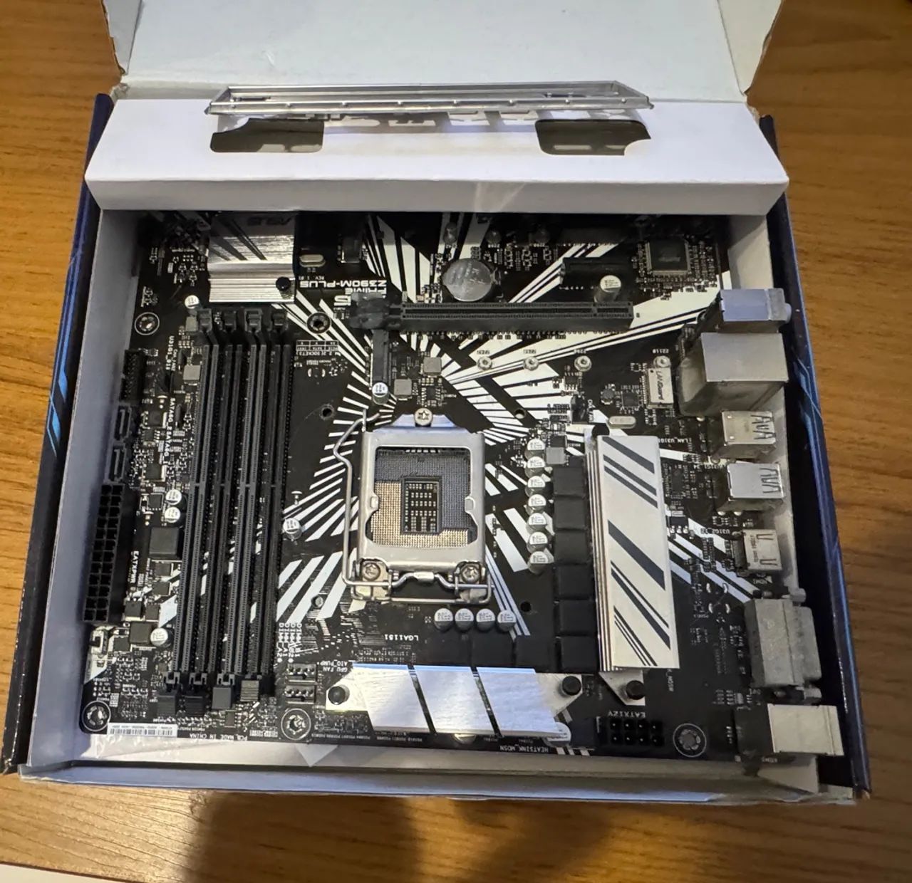 KIT PROCESSADOR INTEL CORE I9 9900k 9 Gen 5Ghz + z390m asus Prime