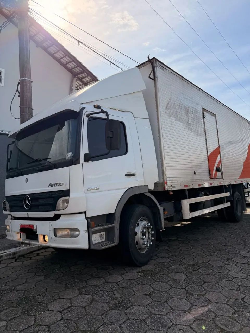 Mercedes-Benz Atego 2007 Baú 7,5mts - Foto 2