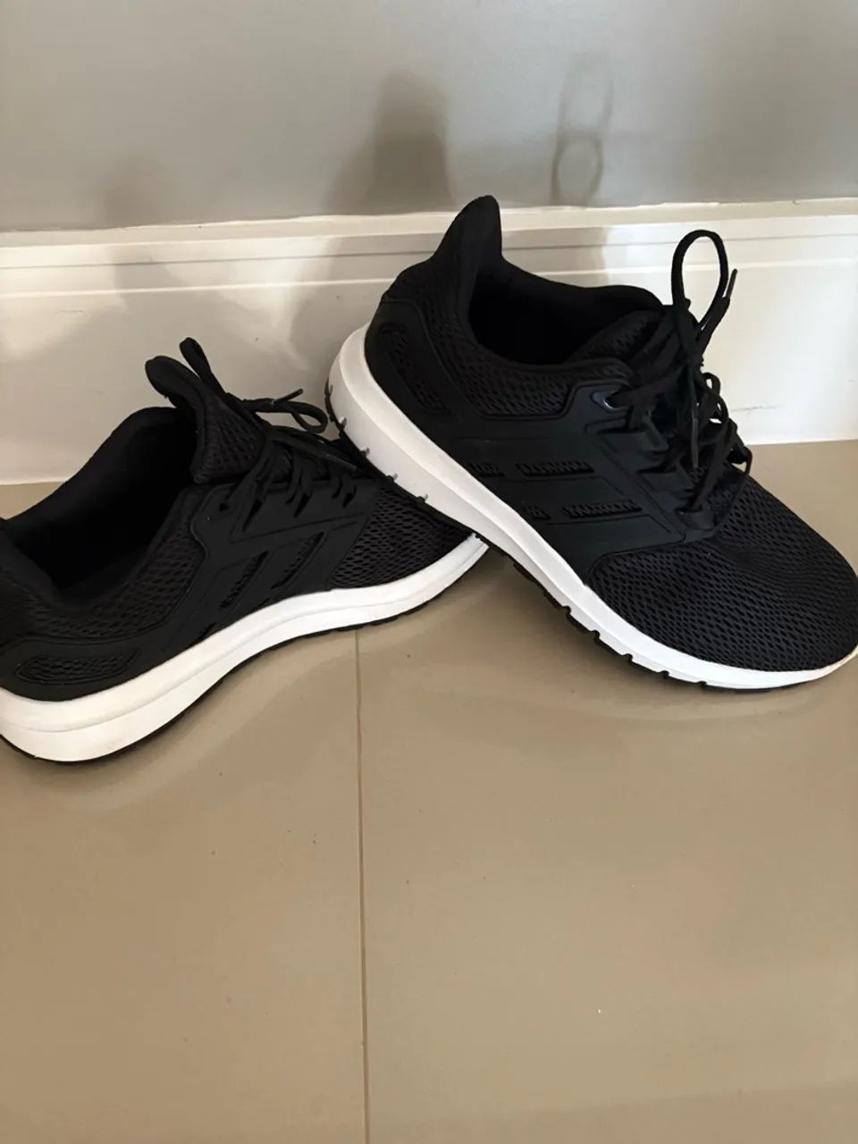 Tênis adidas