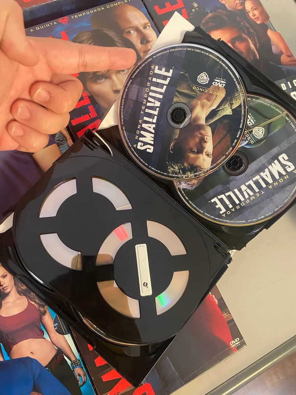 Smallville - Box Original DVD - Série Completa 10 Temporadas - CDs