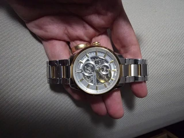 Relógio Bulova Sutton automático esqueleto - com caixa