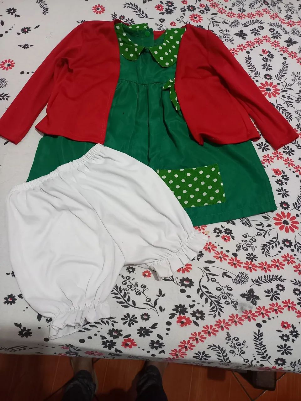 Fantasias cada uma por R$50,00 reais