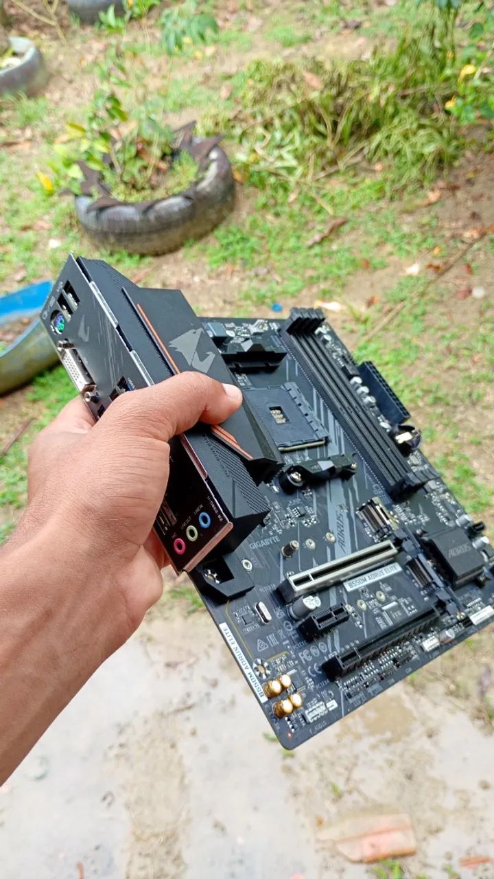 placa mãe aorus elite b550m nunca usada - Foto 4