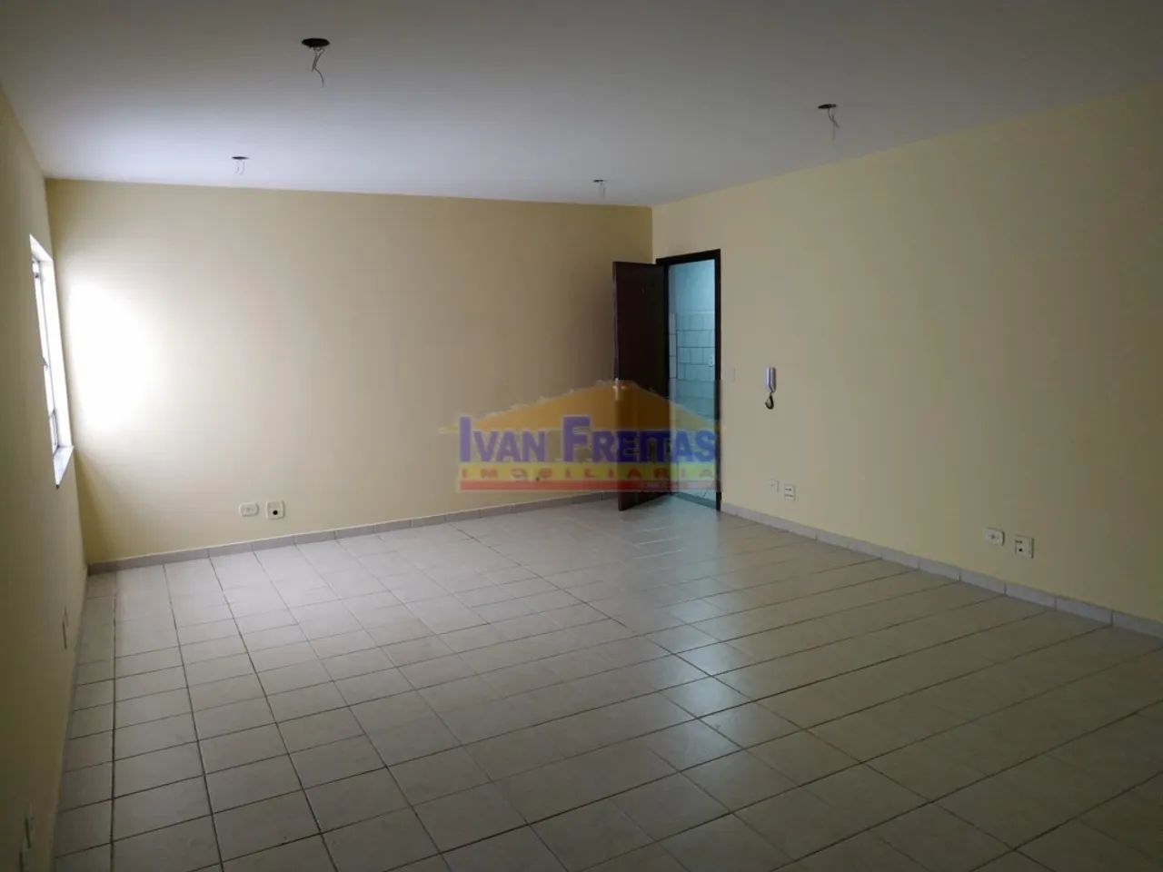 EXCELENTE CONJUNTO COMERCIAL NO PORTÃO - Foto 5