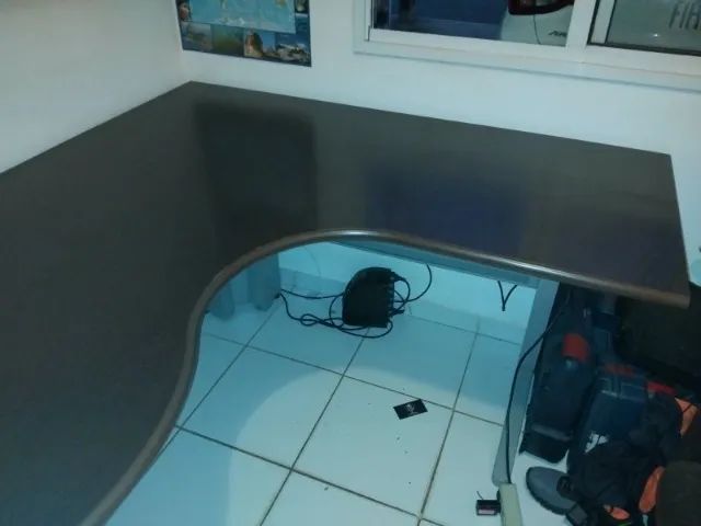 Mesa em "L" formado Gota