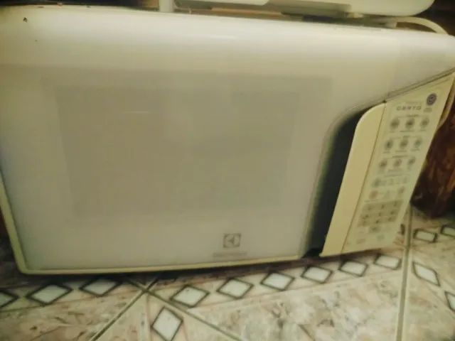 Microondas Eletrolux com defeito