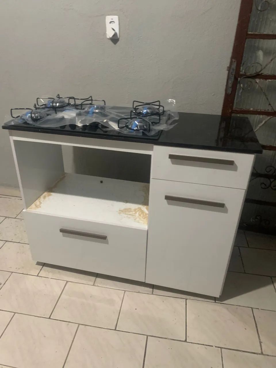 Balcão com espaço para Cooktop 