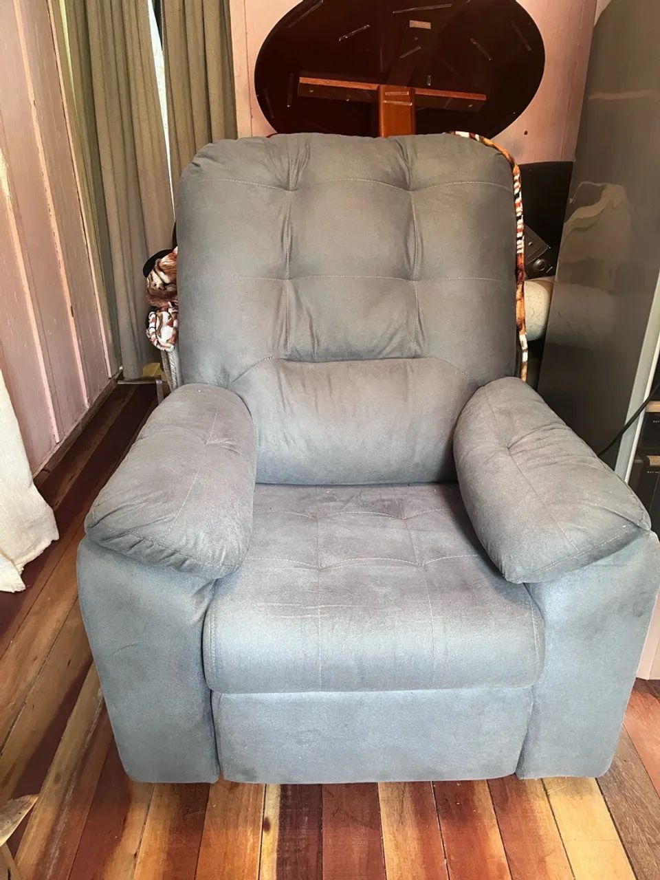 Vendo poltrona reclinável 