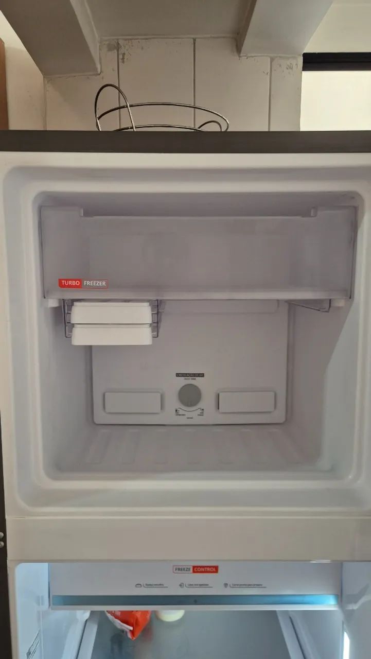 Geladeira Brastemp Frost Free Duplex 400 Litros Inox - BRM54JKANA - 1 ano de uso - Foto 6