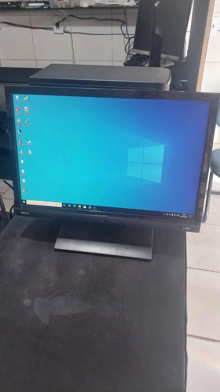 Monitor de 20 polegadas perfeito Sem detalhes 
