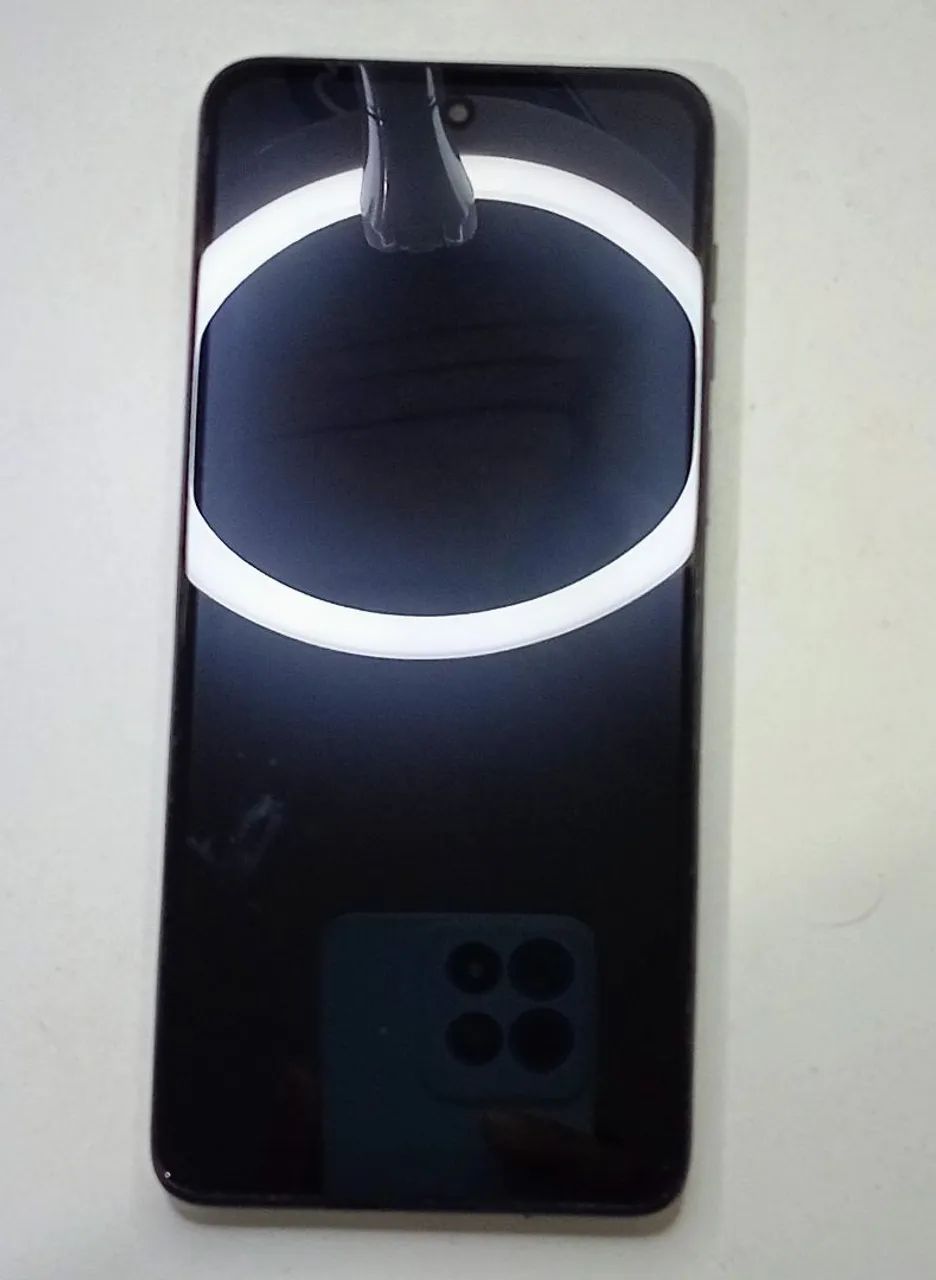 Motorola G14 usado e em bom estado
