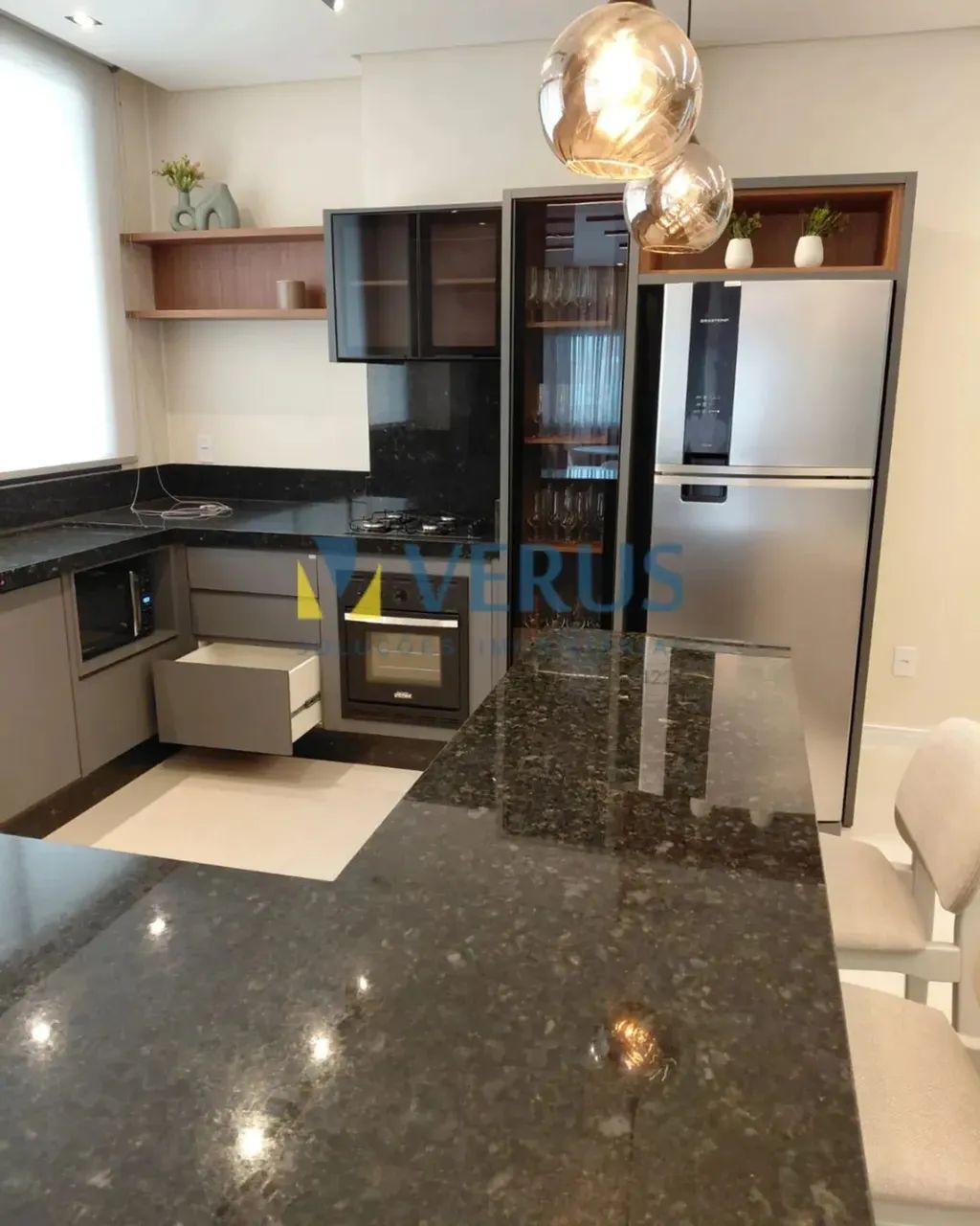 Apartamento mobiliado com 02 Dormitórios No Bairro Cordeiros - Foto 11