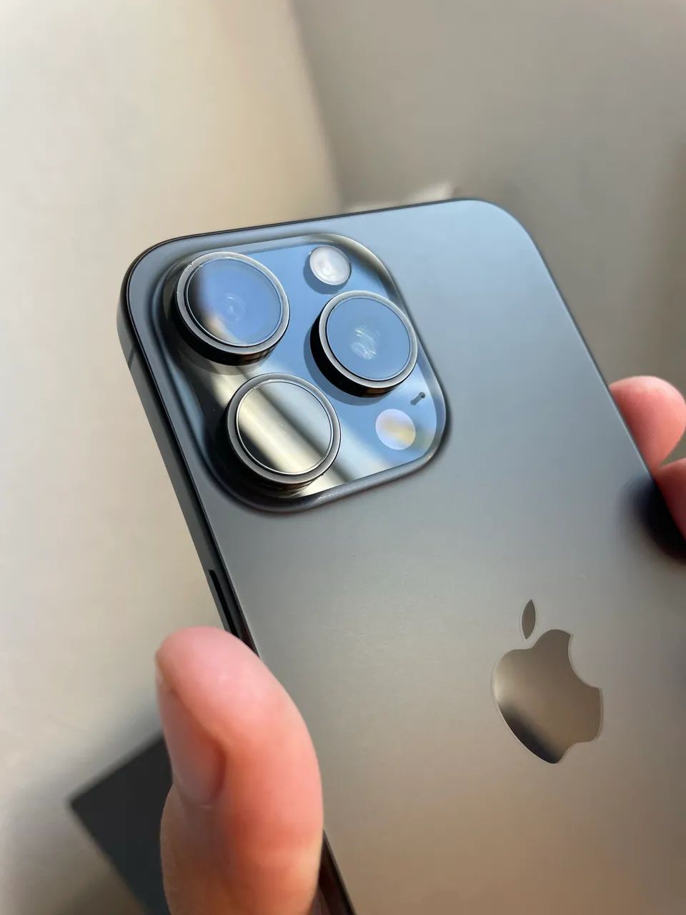 iPhone 15 Pro Max 256GB - Titanium Black - Foto 3