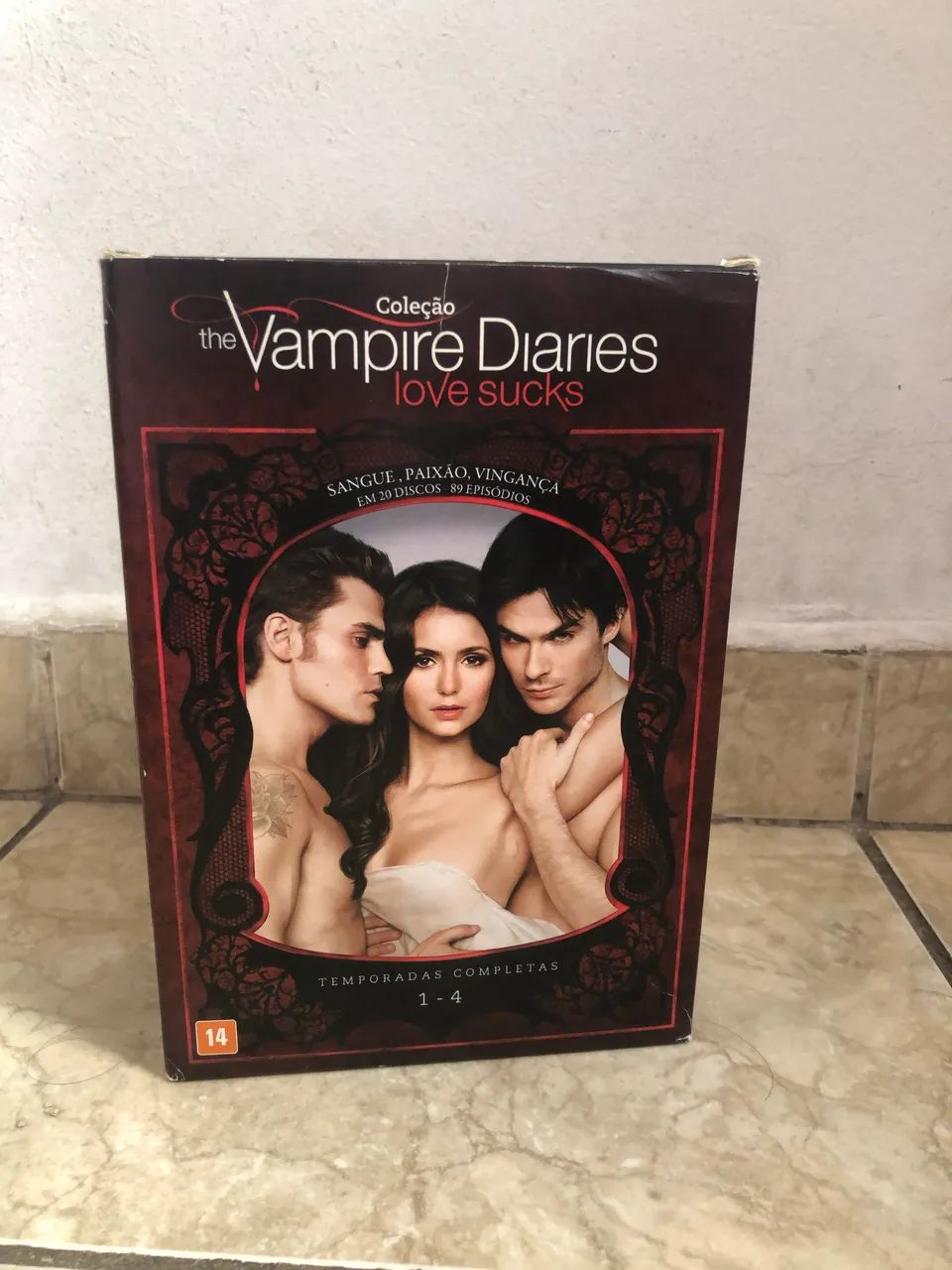 Dvd Coleção The Vampire Diaries Love Sucks (temporadas completas 1-4)
