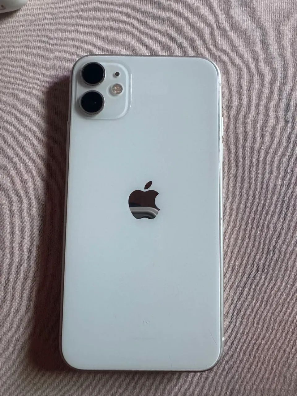 iPhone 11 64 Gigas, em ótimo estado de uso  - Foto 2