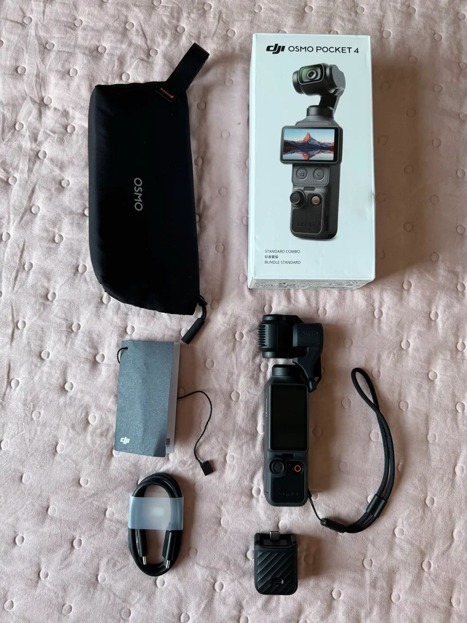 DJI Osmo Pocket 4 Standard Combo
