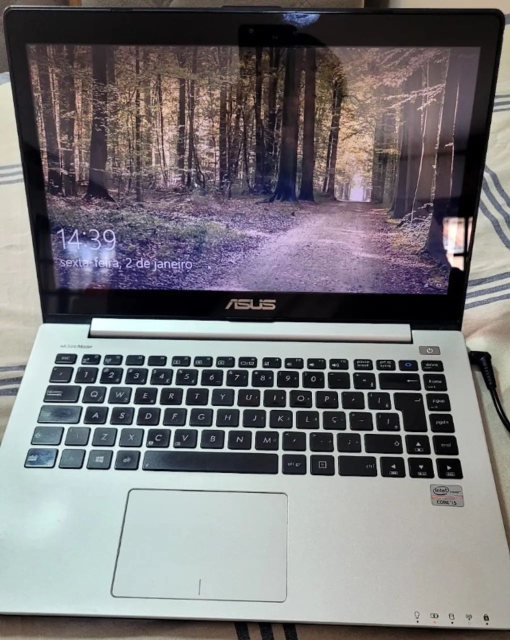 Notebook ASUS i5 Touchscreen 6GB RAM - Windows 10 - Usado, Funcionando Perfeitamente - Foto 3