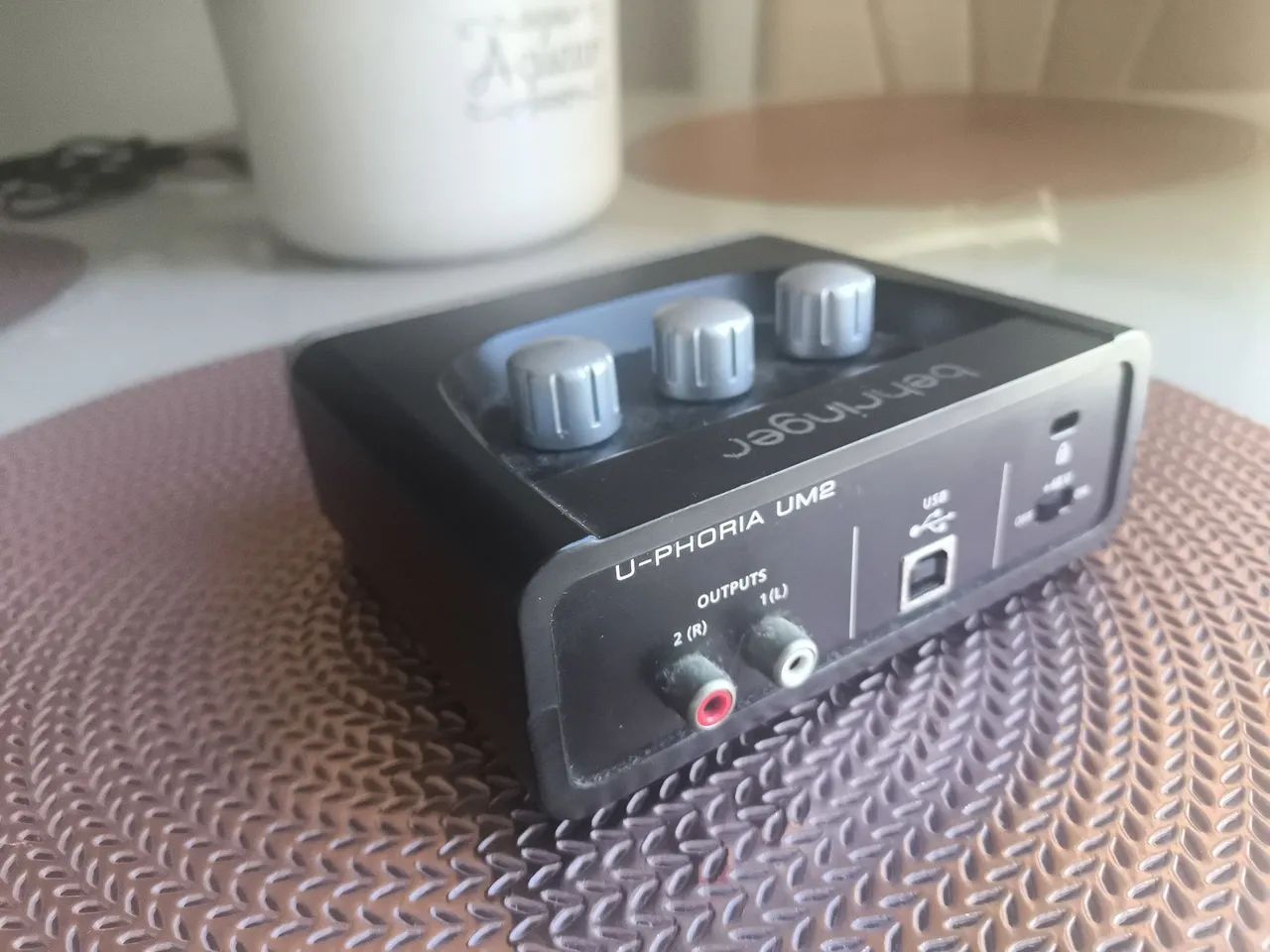 Interface de Áudio - Behringer U-Phoria UM2  - Foto 4