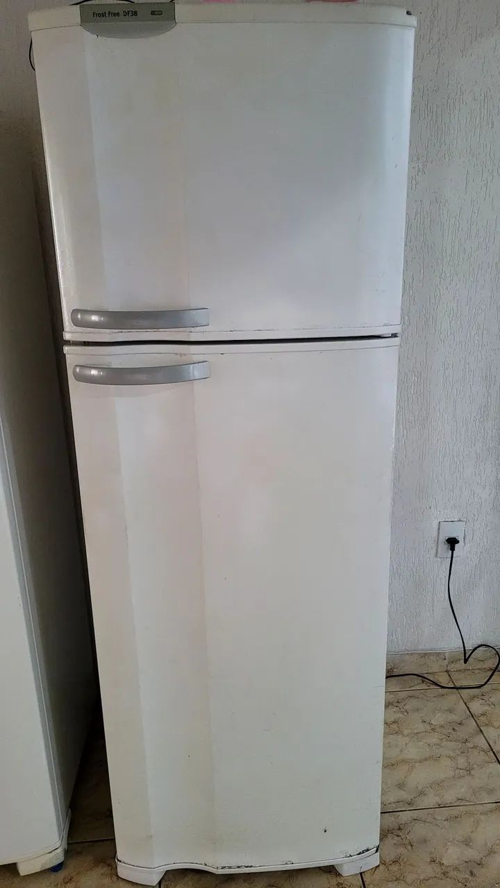 Geladeira Electrolux DF38