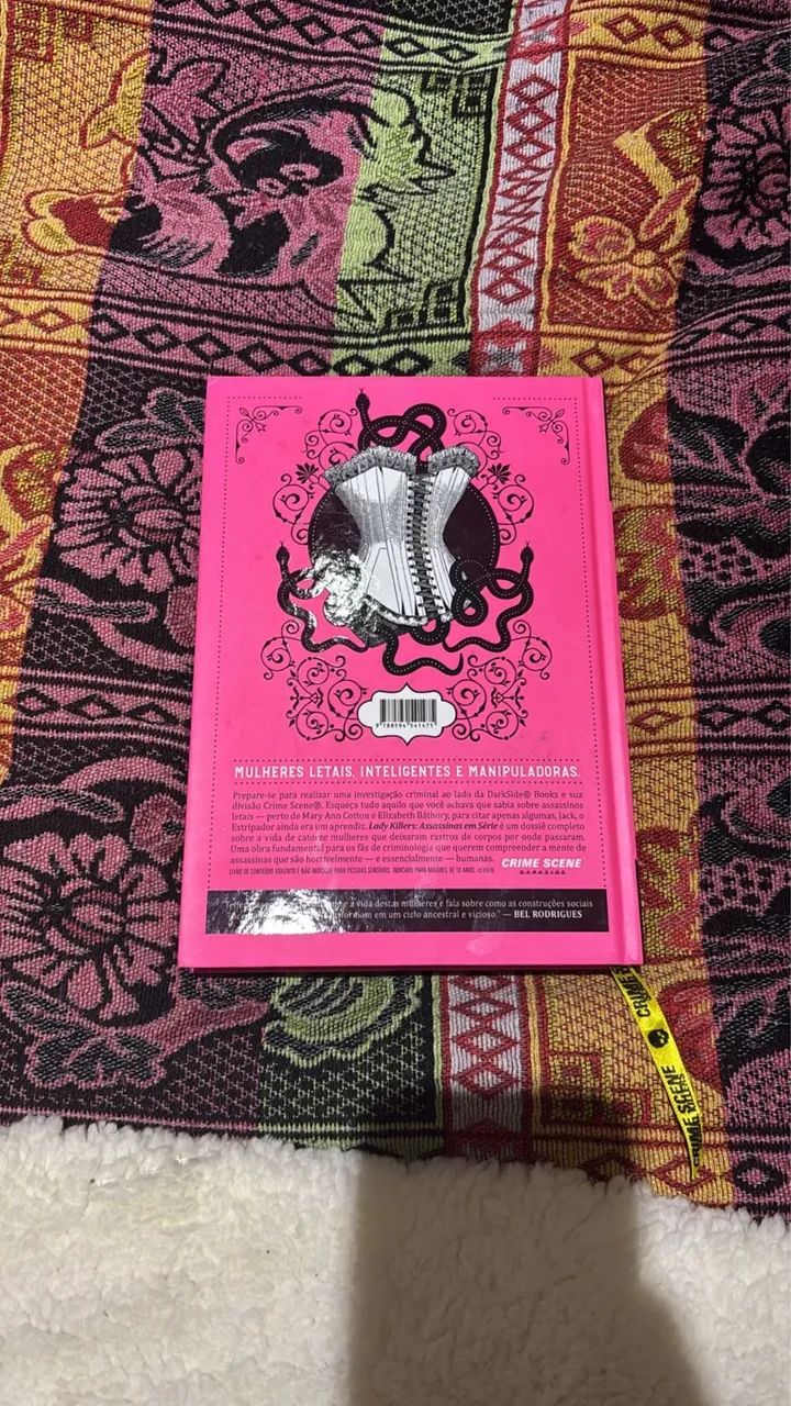 Livro Lady Killers - Excelente Estado - Foto 3