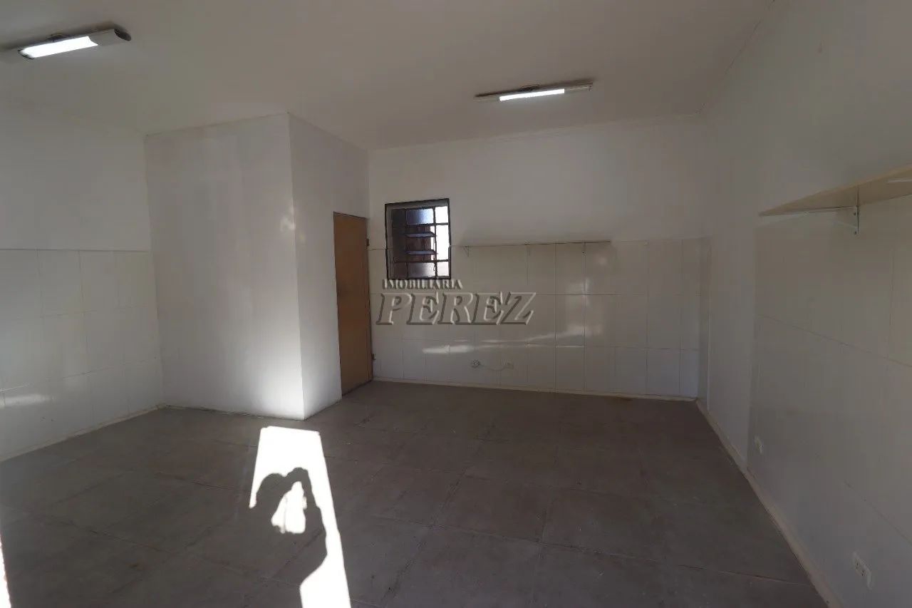 Sala para alugar na Rua Araicas, centro de Londrina - Foto 3