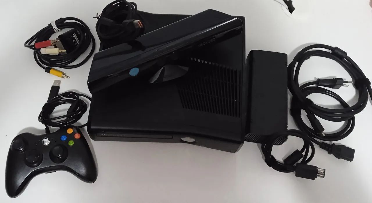 XBOX 360 slim com defeito
