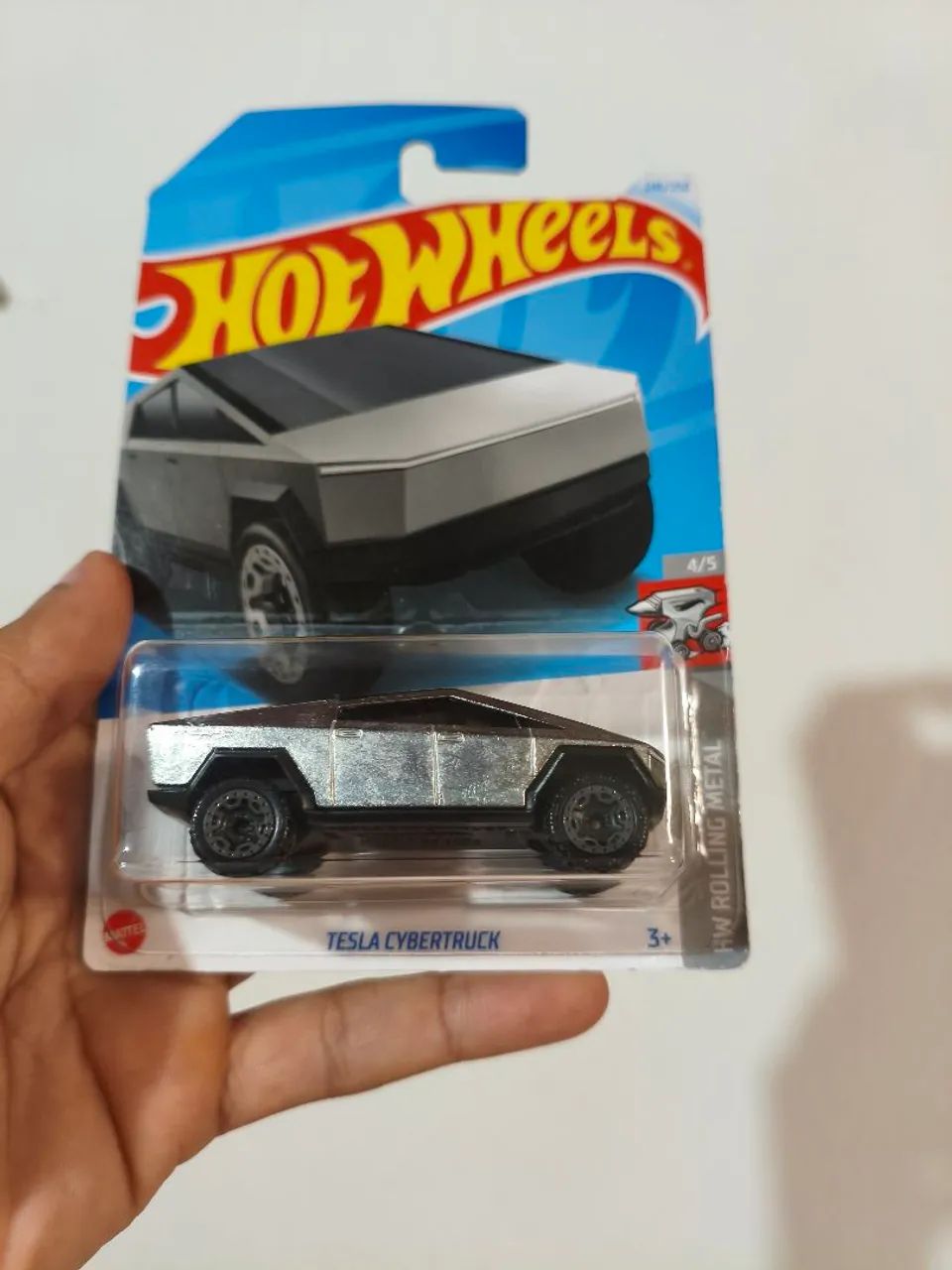 Cybertruck tesla Hotwheels 