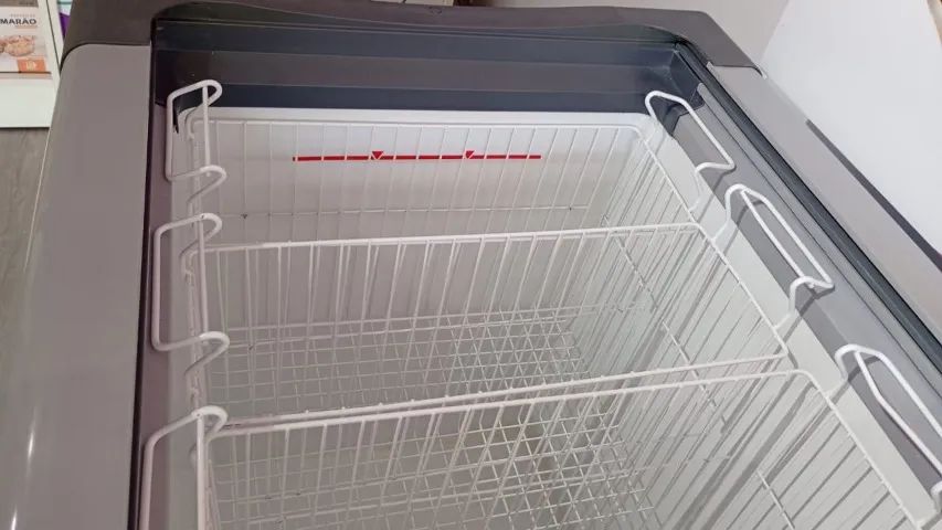 ラメ子 出品 FREEZER EXPOSITOR HORIZONTAL 405 LITROS - Geladeiras e Freezers