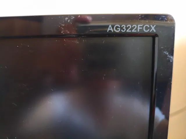 Monitor Aoc Agon 32'' tela curba com display quebrado