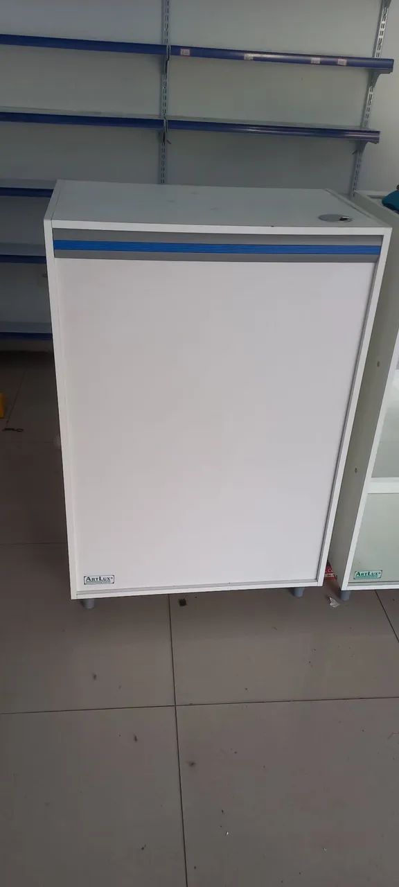 VENDO BALCÕES DE ATENDIMENTO/CAIXA ?