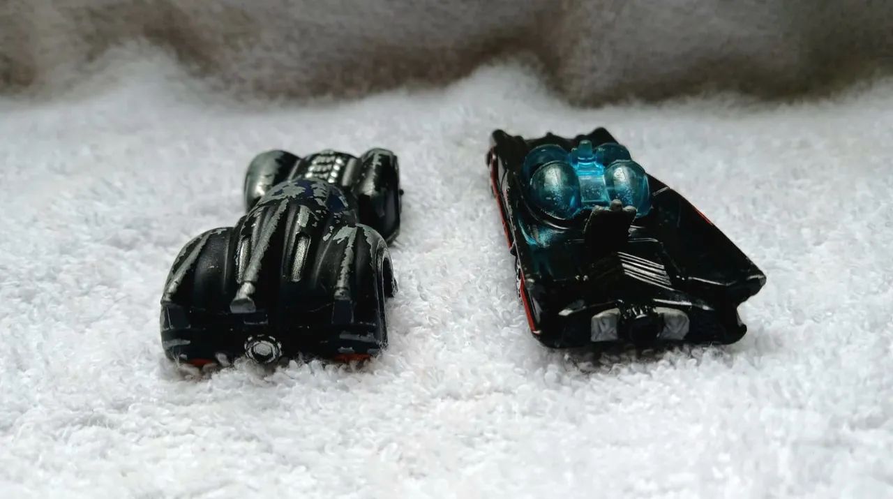 Batmovel Hotwheels usado  - Foto 3