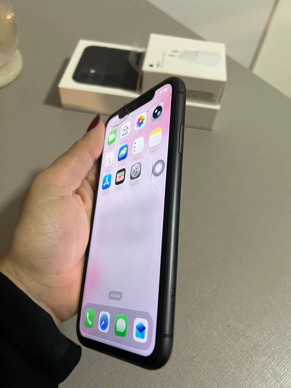Apple iPhone 11 (64 GB) - Preto - Aparelho todo original - Foto 4