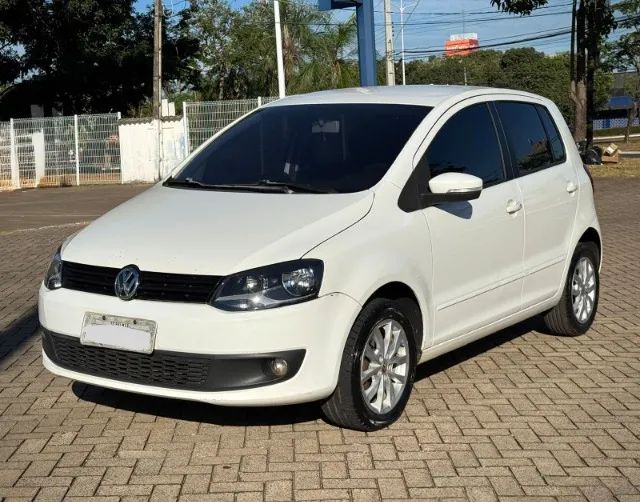 Volkswagen Fox 1.0 MI Total Flex 8V 5P 2014 - Foto 2