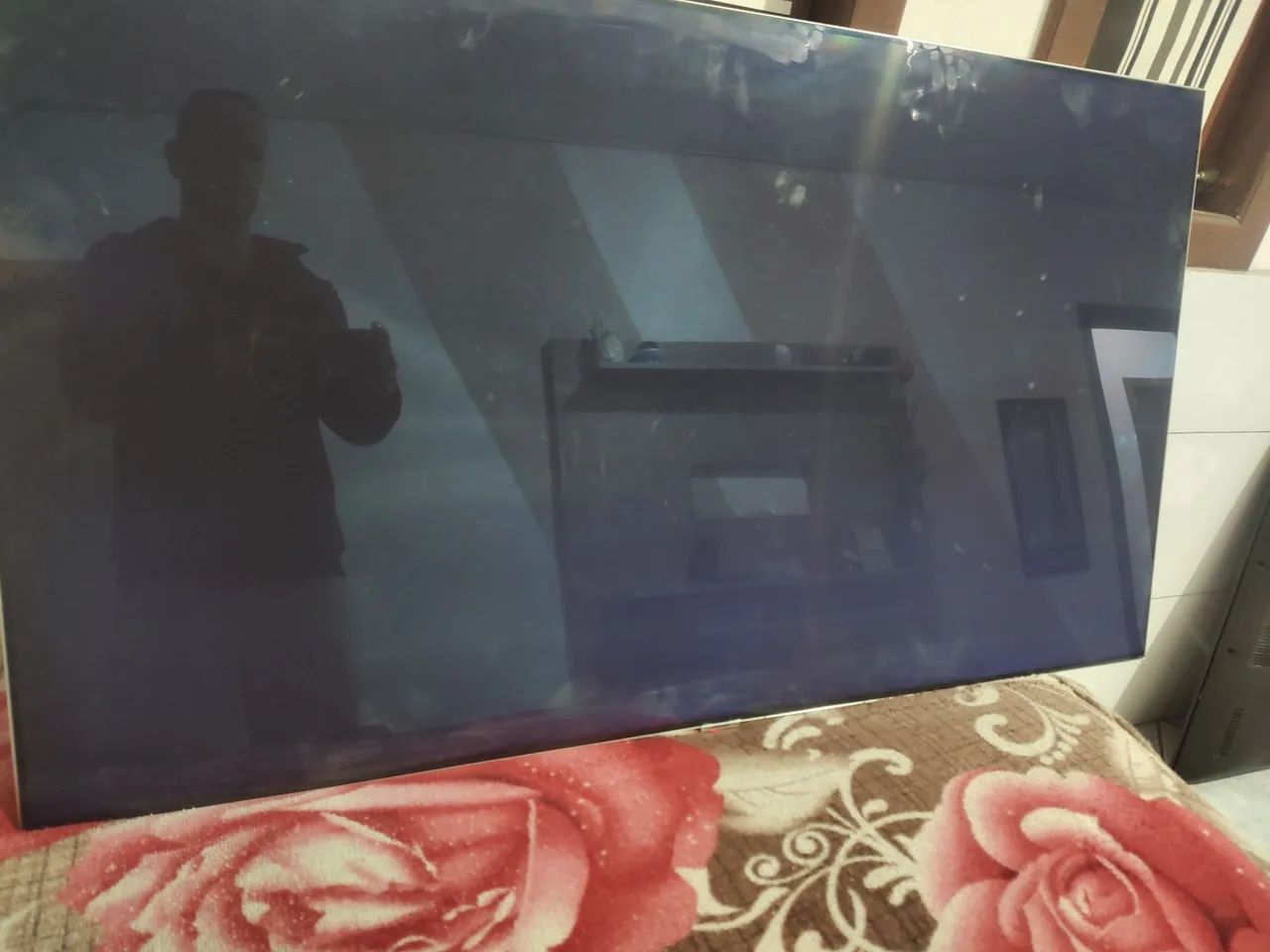 Tv smart 55" 4K com defeito  - Foto 4