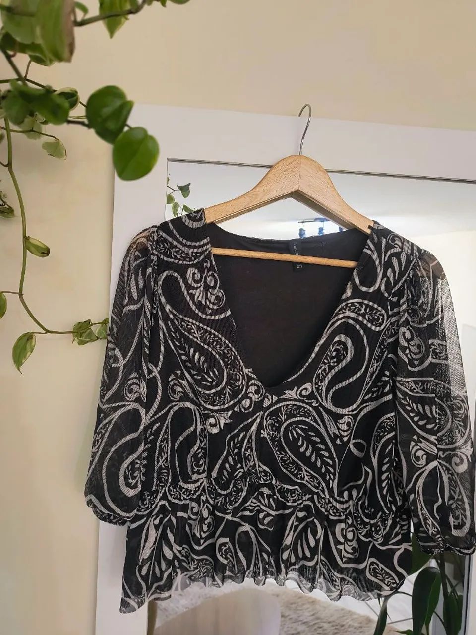 Desapego blusa estampada de tule - Foto 2