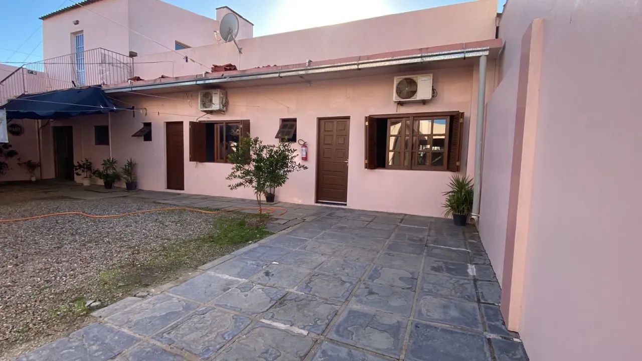 Casa ampla em excelente localização - Foto 3
