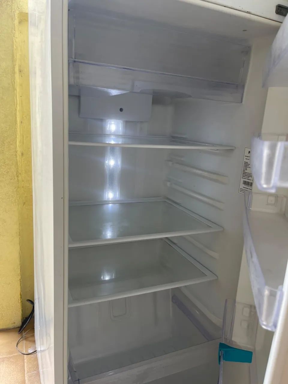Vendo geladeira 