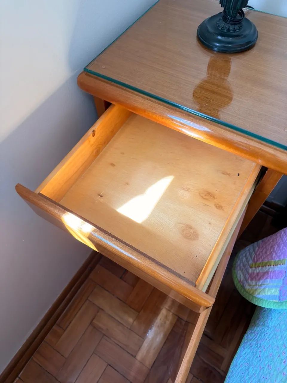 Mesa de cabeceira em madeira - Foto 3