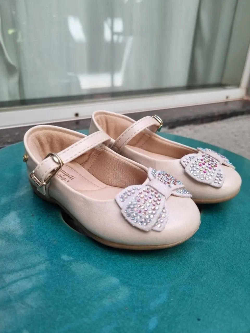 sapatilha bailarina nude com laço e strass pampili usada - tam 19 - Foto 5