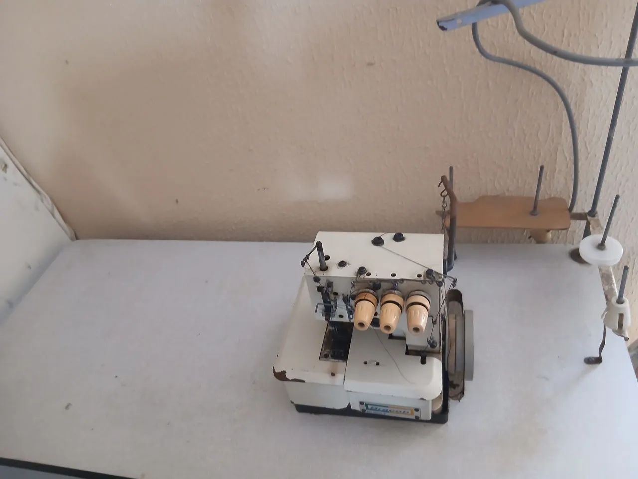 Máquina de costura  - Foto 3
