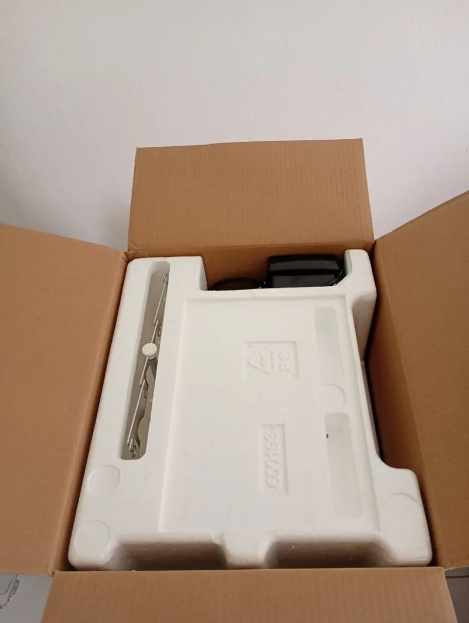 MAQUINA DE COSTURA ULTRALOCK SINGER S0105 - Foto 3