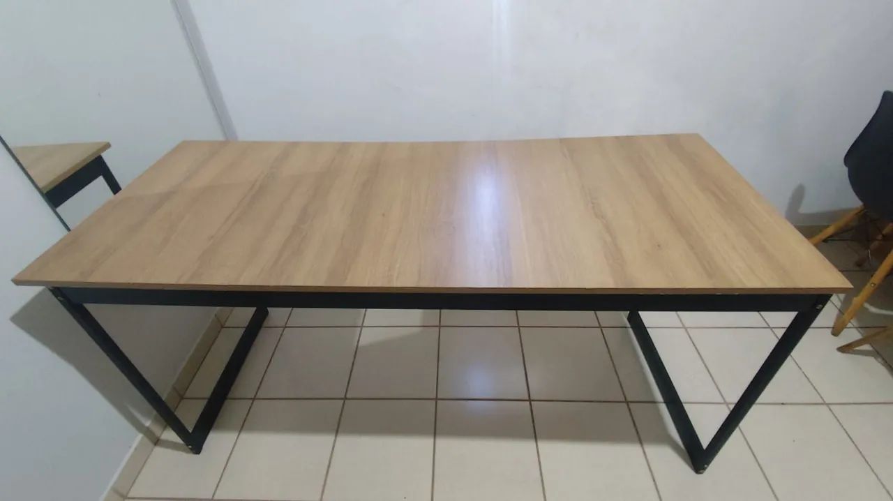 Mesa industrial para escritório