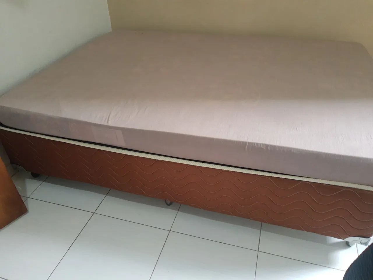 Cama de casal box