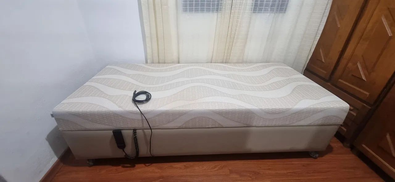 Cama motorizada articulada hospitalar