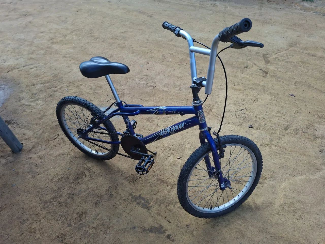 Bicicleta aro 20 BMX