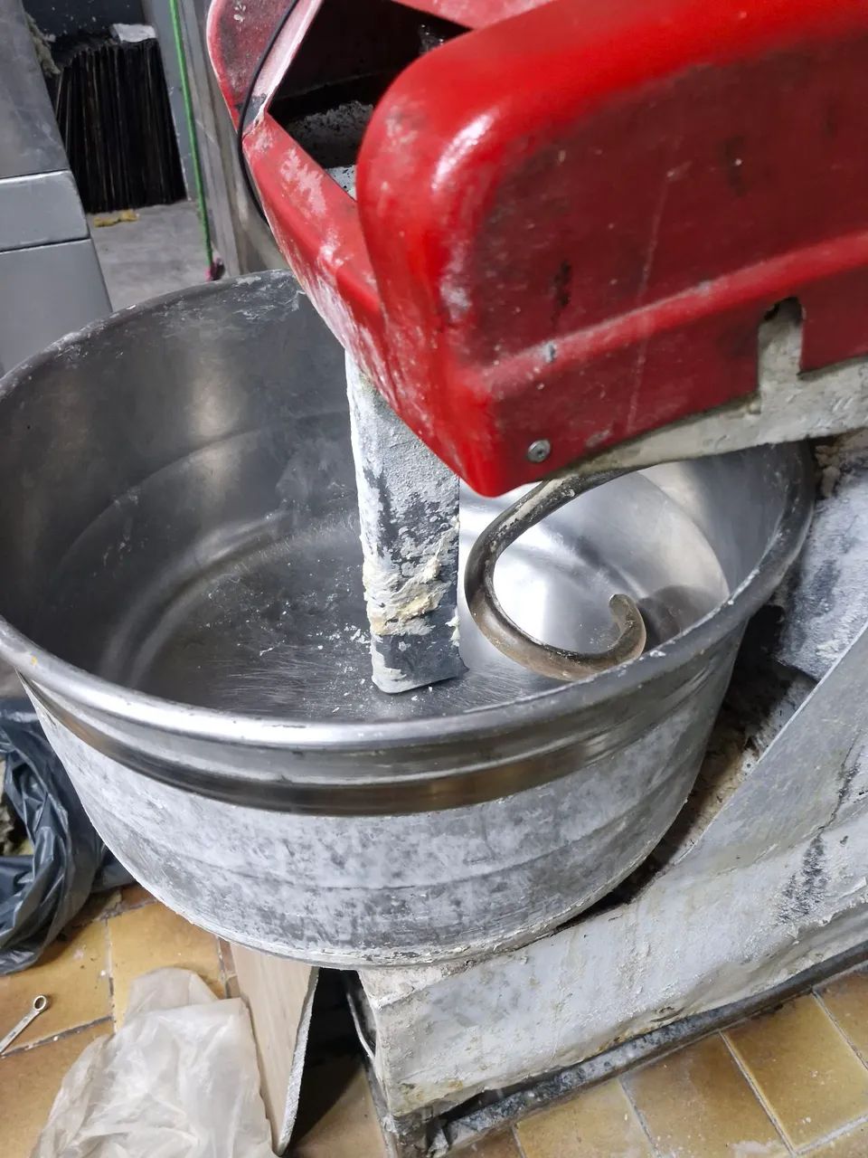 MASSEIRA DE PÃO  25 KILOS TODA REVISADA  - Foto 3