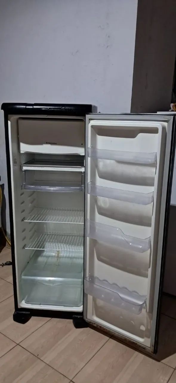 Vendo geladeira Eletrolux  - Foto 2