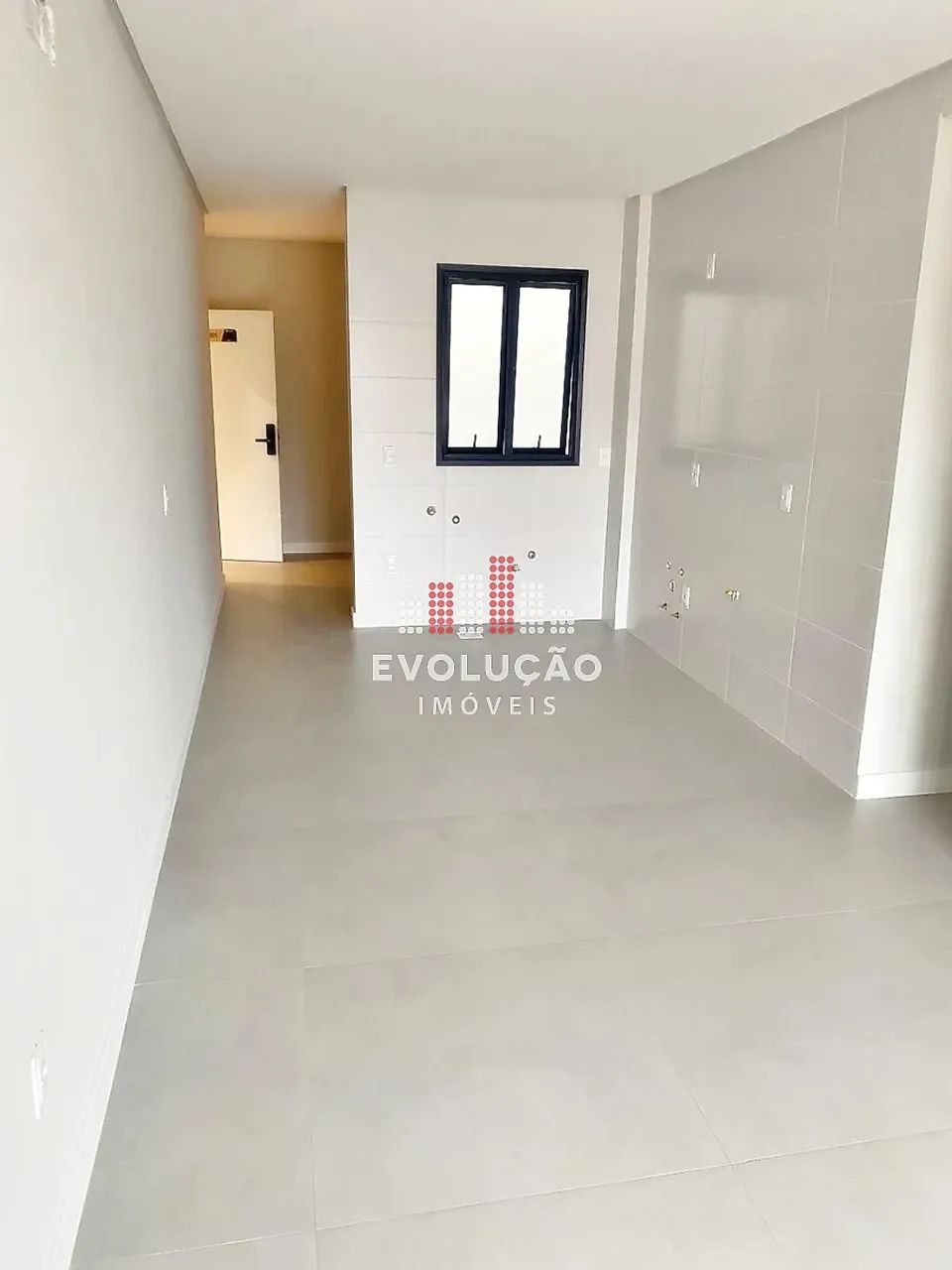 APTO 2 Quartos, 1 Suít, 1 Vaga - Celso Ramos - Foto 3